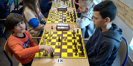 Powiększ grafikę: uczestnicy-pracowni-szachowej-na-zimowym-turnieju-szachowym-o-puchar-wojta-gminy-kolbudy-181355.jpg