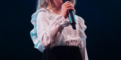 Powiększ grafikę: 2-wojewodzki-konkurs-wokalny-melodie-w-blasku-swiat-668229.jpg