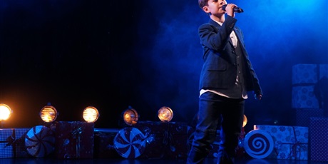 Powiększ grafikę: 2-wojewodzki-konkurs-wokalny-melodie-w-blasku-swiat-668232.jpg