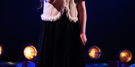 Powiększ grafikę: 2-wojewodzki-konkurs-wokalny-melodie-w-blasku-swiat-668242.jpg