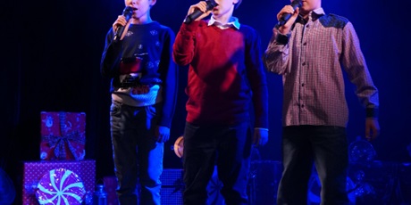 Powiększ grafikę: 2-wojewodzki-konkurs-wokalny-melodie-w-blasku-swiat-668245.jpg