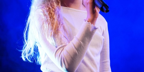 Powiększ grafikę: 2-wojewodzki-konkurs-wokalny-melodie-w-blasku-swiat-668275.jpg