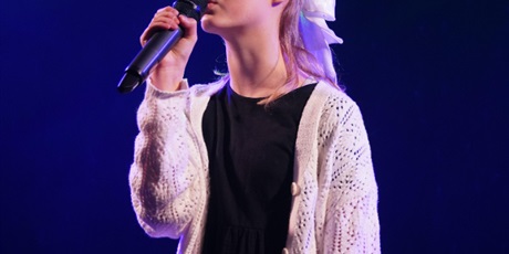 Powiększ grafikę: 2-wojewodzki-konkurs-wokalny-melodie-w-blasku-swiat-668282.jpg