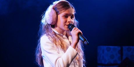Powiększ grafikę: 2-wojewodzki-konkurs-wokalny-melodie-w-blasku-swiat-668291.jpg