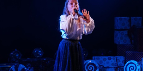 Powiększ grafikę: 2-wojewodzki-konkurs-wokalny-melodie-w-blasku-swiat-668297.jpg