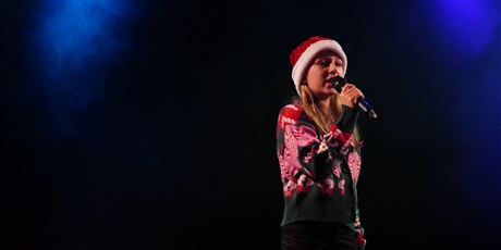 Powiększ grafikę: 2-wojewodzki-konkurs-wokalny-melodie-w-blasku-swiat-668302.jpg