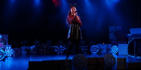 Powiększ grafikę: 2-wojewodzki-konkurs-wokalny-melodie-w-blasku-swiat-668303.jpg