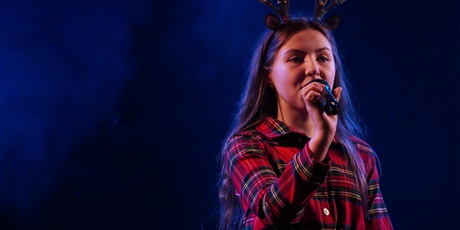 Powiększ grafikę: 2-wojewodzki-konkurs-wokalny-melodie-w-blasku-swiat-668304.jpg