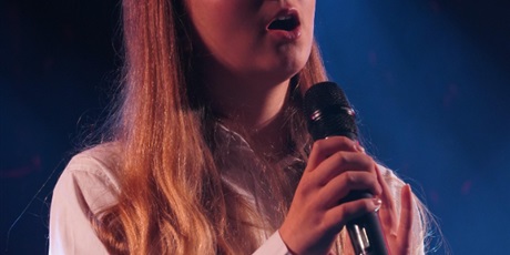 Powiększ grafikę: 2-wojewodzki-konkurs-wokalny-melodie-w-blasku-swiat-668311.jpg