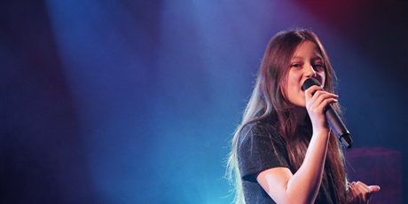 Powiększ grafikę: 2-wojewodzki-konkurs-wokalny-melodie-w-blasku-swiat-668324.jpg