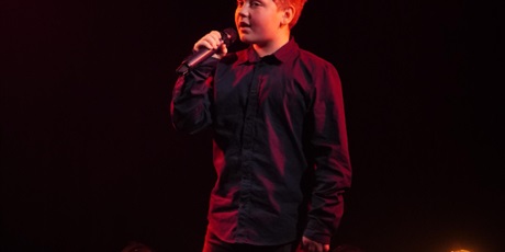 Powiększ grafikę: 2-wojewodzki-konkurs-wokalny-melodie-w-blasku-swiat-668327.jpg