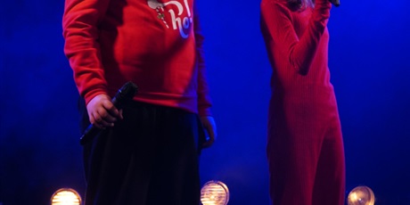 Powiększ grafikę: 2-wojewodzki-konkurs-wokalny-melodie-w-blasku-swiat-668347.jpg