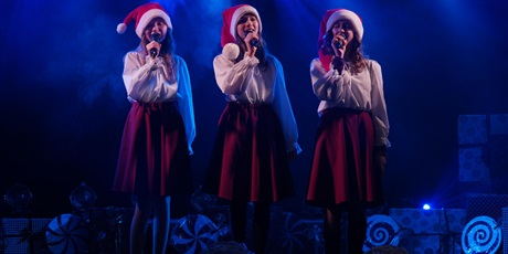 Powiększ grafikę: 2-wojewodzki-konkurs-wokalny-melodie-w-blasku-swiat-668364.jpg