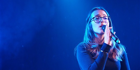 Powiększ grafikę: 2-wojewodzki-konkurs-wokalny-melodie-w-blasku-swiat-668381.jpg