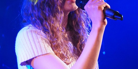 Powiększ grafikę: 2-wojewodzki-konkurs-wokalny-melodie-w-blasku-swiat-668398.jpg