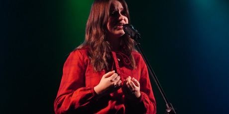 Powiększ grafikę: 2-wojewodzki-konkurs-wokalny-melodie-w-blasku-swiat-668411.jpg