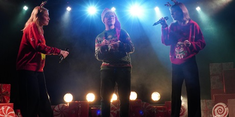 Powiększ grafikę: 2-wojewodzki-konkurs-wokalny-melodie-w-blasku-swiat-668436.jpg