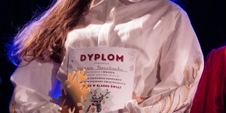 Powiększ grafikę: 2-wojewodzki-konkurs-wokalny-melodie-w-blasku-swiat-668442.jpg