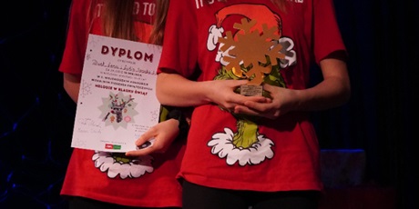 Powiększ grafikę: 2-wojewodzki-konkurs-wokalny-melodie-w-blasku-swiat-668444.jpg