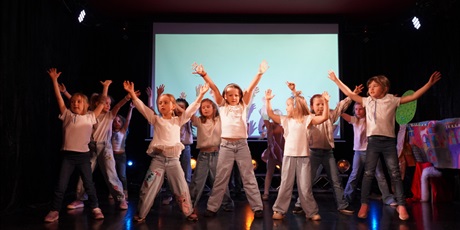 Powiększ grafikę: 5-wojewodzki-festiwal-teatralny-gramy-703199.jpg