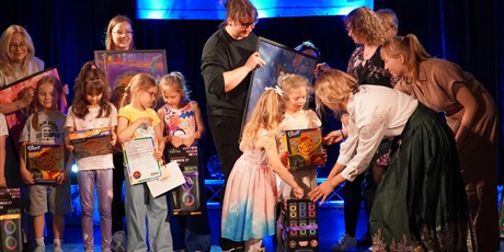 Powiększ grafikę: 5-wojewodzki-festiwal-teatralny-gramy-703235.jpg
