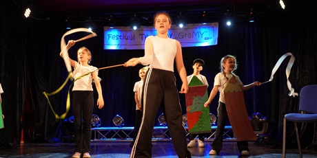 Powiększ grafikę: 5-wojewodzki-festiwal-teatralny-gramy-703249.jpg