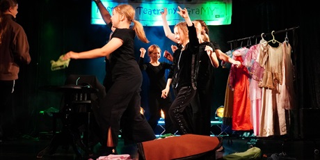 Powiększ grafikę: 5-wojewodzki-festiwal-teatralny-gramy-703307.jpg