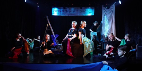 Powiększ grafikę: 5-wojewodzki-festiwal-teatralny-gramy-703319.jpg