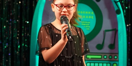 Powiększ grafikę: 6-ogolnopolski-festiwal-wokalny-z-piosenka-przez-dekade-lata-60-692105.jpg