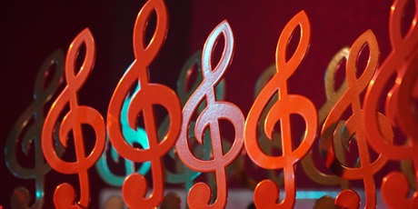 Powiększ grafikę: 6-ogolnopolski-festiwal-wokalny-z-piosenka-przez-dekade-lata-60-692142.jpg