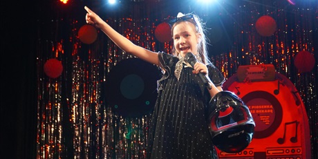 Powiększ grafikę: 6-ogolnopolski-festiwal-wokalny-z-piosenka-przez-dekade-lata-60-692149.jpg