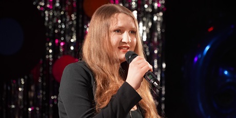 Powiększ grafikę: 6-ogolnopolski-festiwal-wokalny-z-piosenka-przez-dekade-lata-60-692181.jpg