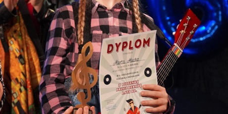 Powiększ grafikę: 6-ogolnopolski-festiwal-wokalny-z-piosenka-przez-dekade-lata-60-692214.jpg