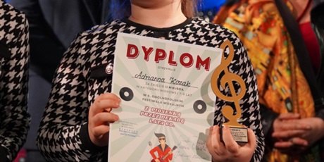 Powiększ grafikę: 6-ogolnopolski-festiwal-wokalny-z-piosenka-przez-dekade-lata-60-692215.jpg