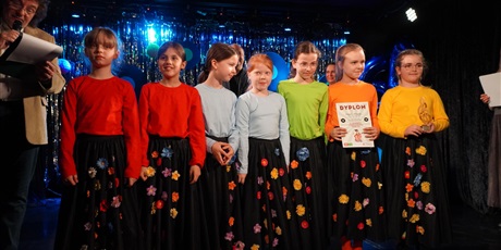 Powiększ grafikę: 6-ogolnopolski-festiwal-wokalny-z-piosenka-przez-dekade-lata-60-692216.jpg