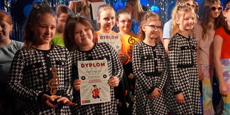 Powiększ grafikę: 6-ogolnopolski-festiwal-wokalny-z-piosenka-przez-dekade-lata-60-692217.jpg