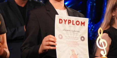 Powiększ grafikę: 6-ogolnopolski-festiwal-wokalny-z-piosenka-przez-dekade-lata-60-692225.jpg
