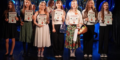 Powiększ grafikę: 6-ogolnopolski-festiwal-wokalny-z-piosenka-przez-dekade-lata-60-692232.jpg