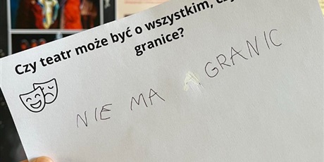 Powiększ grafikę: dzien-teatru-w-palacu-mlodziezy-686400.jpg