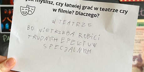 Powiększ grafikę: dzien-teatru-w-palacu-mlodziezy-686404.jpg