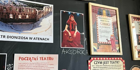 Powiększ grafikę: dzien-teatru-w-palacu-mlodziezy-686406.jpg