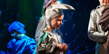 Powiększ grafikę: dzien-teatru-w-palacu-mlodziezy-686409.jpg