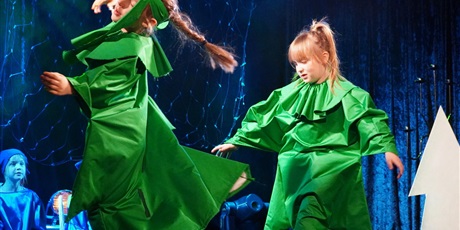 Powiększ grafikę: dzien-teatru-w-palacu-mlodziezy-686422.jpg