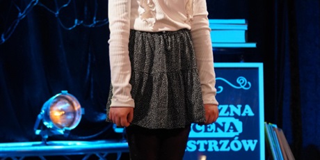 Powiększ grafikę: fotorelacja-z-gdanskiego-konkursu-recytacji-i-form-scenicznych-liryczna-scena-mistrzow-679608.jpg