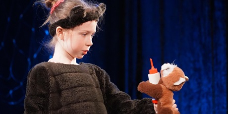 Powiększ grafikę: fotorelacja-z-gdanskiego-konkursu-recytacji-i-form-scenicznych-liryczna-scena-mistrzow-679624.jpg