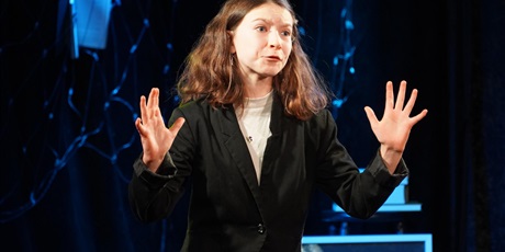 Powiększ grafikę: fotorelacja-z-gdanskiego-konkursu-recytacji-i-form-scenicznych-liryczna-scena-mistrzow-679693.jpg