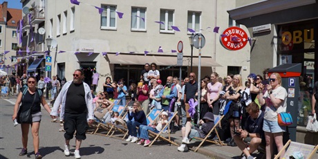 Powiększ grafikę: fotorelacja-z-udzialu-palacu-mlodziezy-w-swiecie-ulicy-lawendowej-626335.jpg