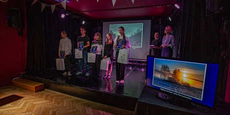 Powiększ grafikę: gala-12-wojewodzkiego-konkursu-fotograficznego-swiatlem-malowane-701028.jpg