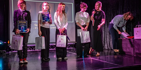 Powiększ grafikę: gala-12-wojewodzkiego-konkursu-fotograficznego-swiatlem-malowane-701030.jpg