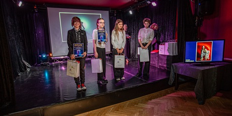 Powiększ grafikę: gala-12-wojewodzkiego-konkursu-fotograficznego-swiatlem-malowane-701031.jpg